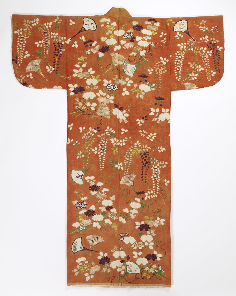 Kimono (furisode), 18. yüzyılın sonları (şam ipeği, ipek ve metalik iplikler) by Japanese School