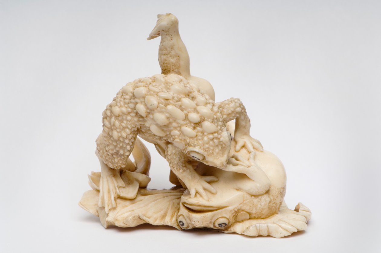 Lotus yaprağı üzerinde iki kara kurbağası Okimono, c.1550-1600 by Japanese School