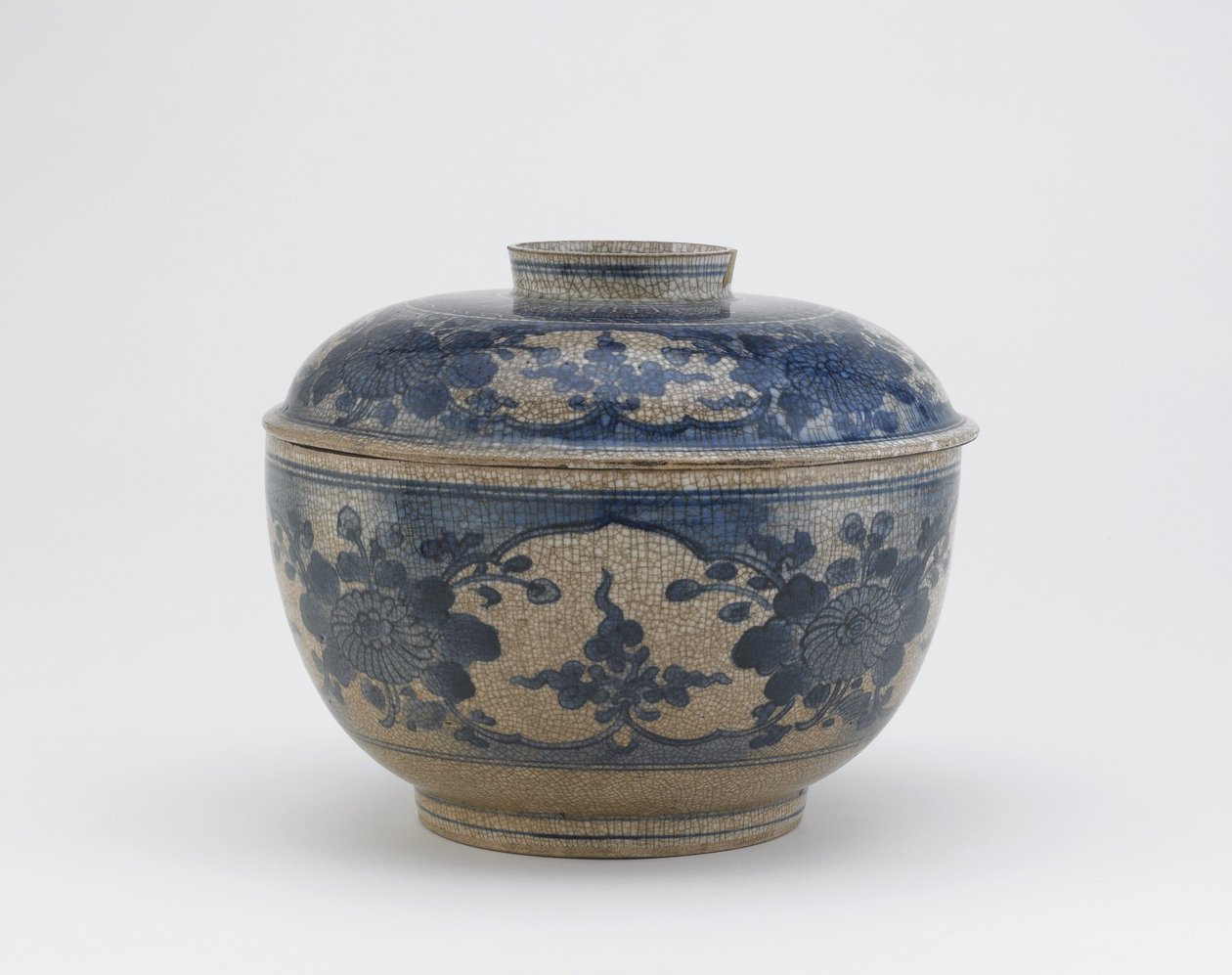 Kapaklı servis kasesi, Arita, Saga ili, Edo dönemi, 17. yüzyıl sonu (seramik) by Japanese School