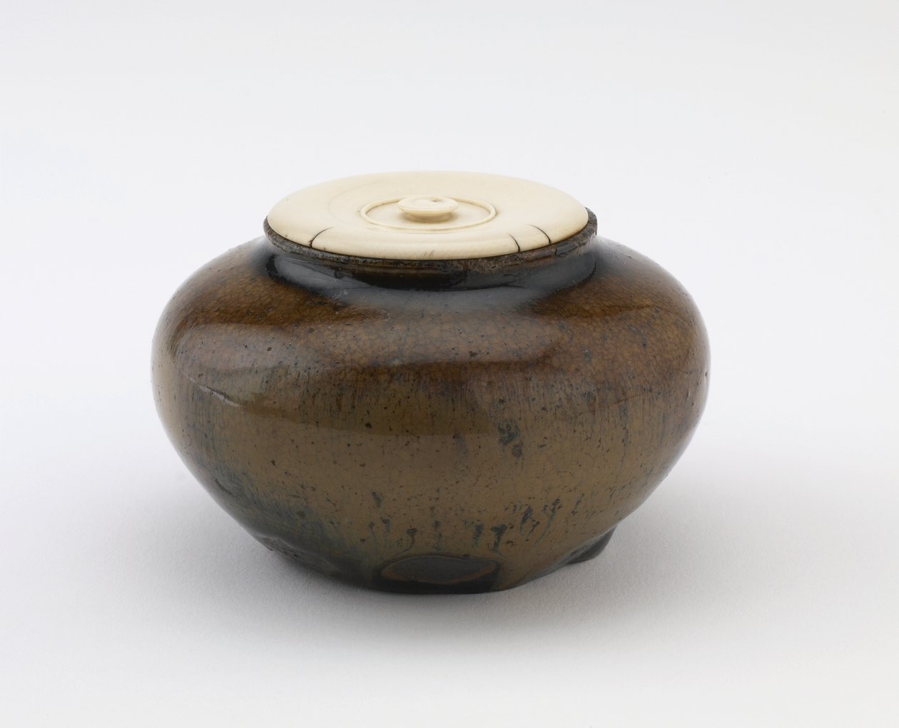 Çay kutusu olarak kullanılan küçük kavanoz, Gifu ili, Muromachi veya Momoyama dönemi (seramik) by Japanese School
