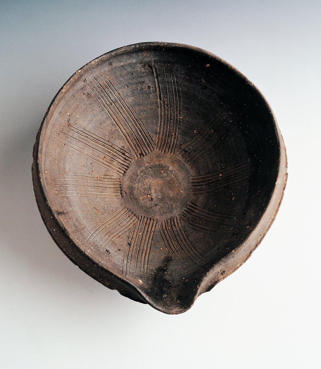 Yiyecekleri öğütmek ve karıştırmak için taştan mutfak kasesi (Suribachi), Bizen