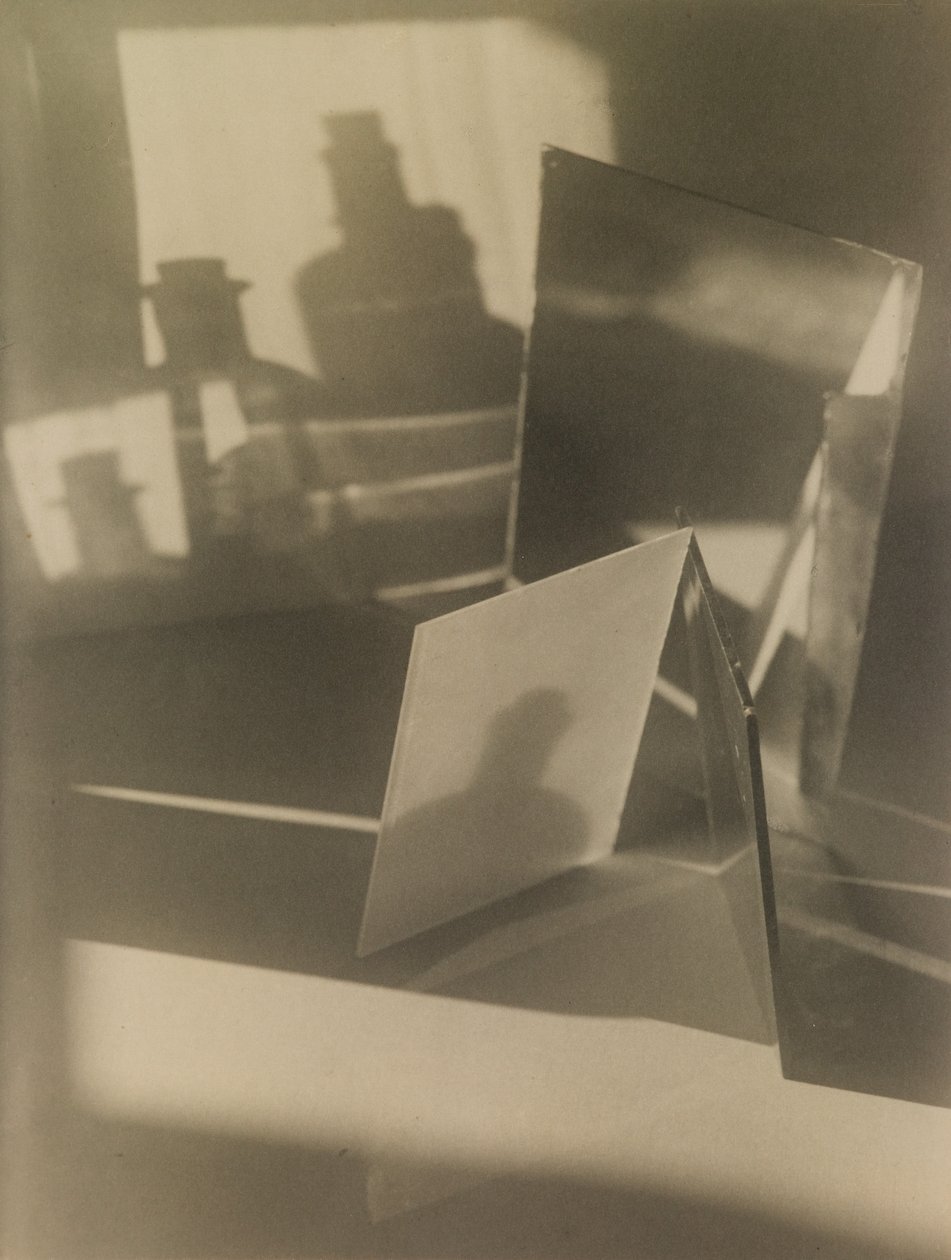 Loneliness I, c.1928 (jelatin gümüş baskı) by Jaromir Funke