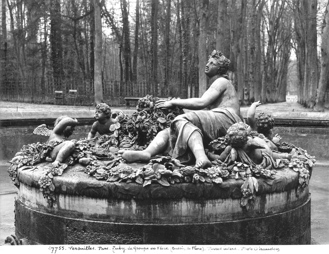 Flora Grubu (ayrıca bkz. 252766) (bronz) by Jean Baptiste I Tuby