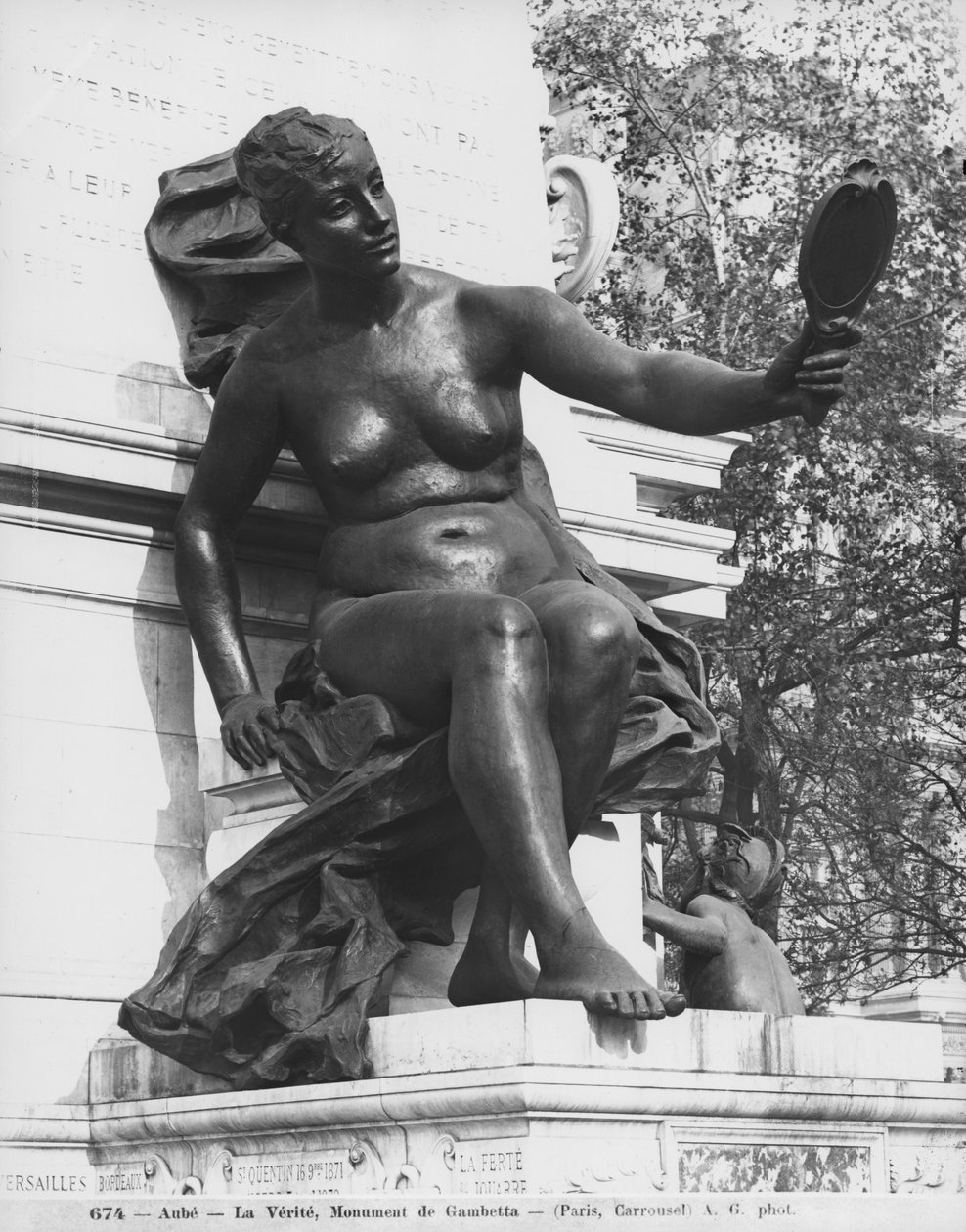 Leon Gambetta Anıtı, Truth, cour Napoleon, Louvre, 1888 (detay) (mermer ve taş) (ayrıca bkz. 346101, 346102, 346503) by Jean Paul Aube