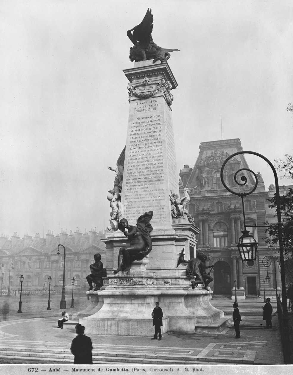 Leon Gambetta Anıtı, cour Napoleon, Louvre, 1888 (bronz ve taş) (ayrıca bkz. 346102 ila 346104, 346503) by Jean Paul Aube