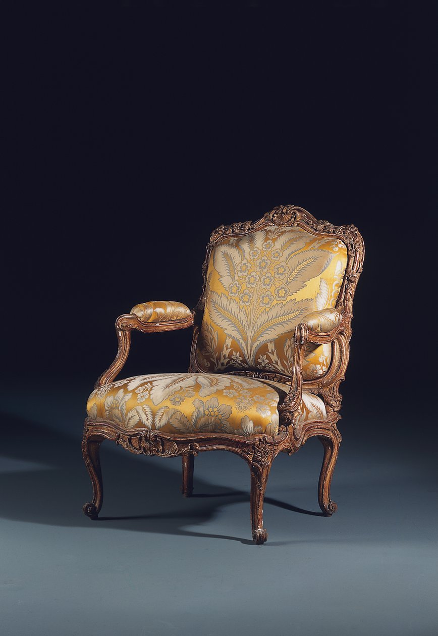 Bir çift Louis XV fauteuils a la Reine (ahşap ve tekstil) by Jean (fl.1737 63) Gourdin