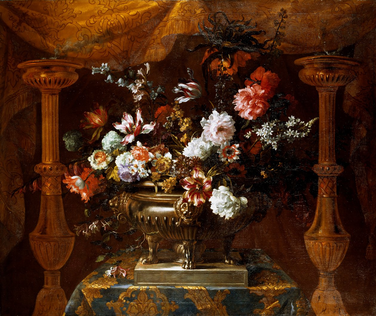 Parfüm brülörlü gümüş vazoda çiçeklerle natürmort, c.1690-99 (tuval üzerine yağlı boya) by Jean Baptiste Monnoyer