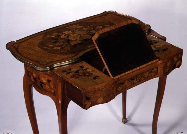 Mekanik yazı masası, c.1760 (kaplamalı meşe ve yaldızlı bronz) by Jean Francois Oeben
