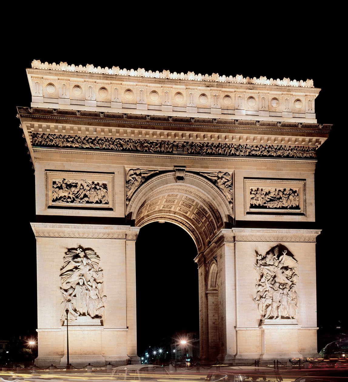 Jean Francois Chalgrin (1739-1811) tarafından gerçekleştirilen Arc de Triomphe