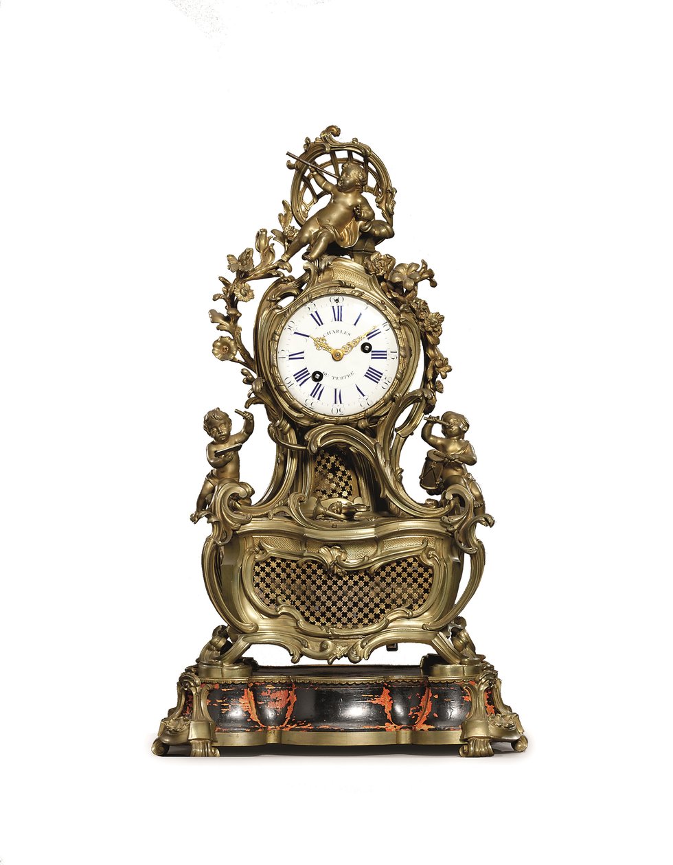 Bir Louis XV ormolu müzikli şömine saati, yaklaşık 1750 by Jean Joseph de Saint Germain