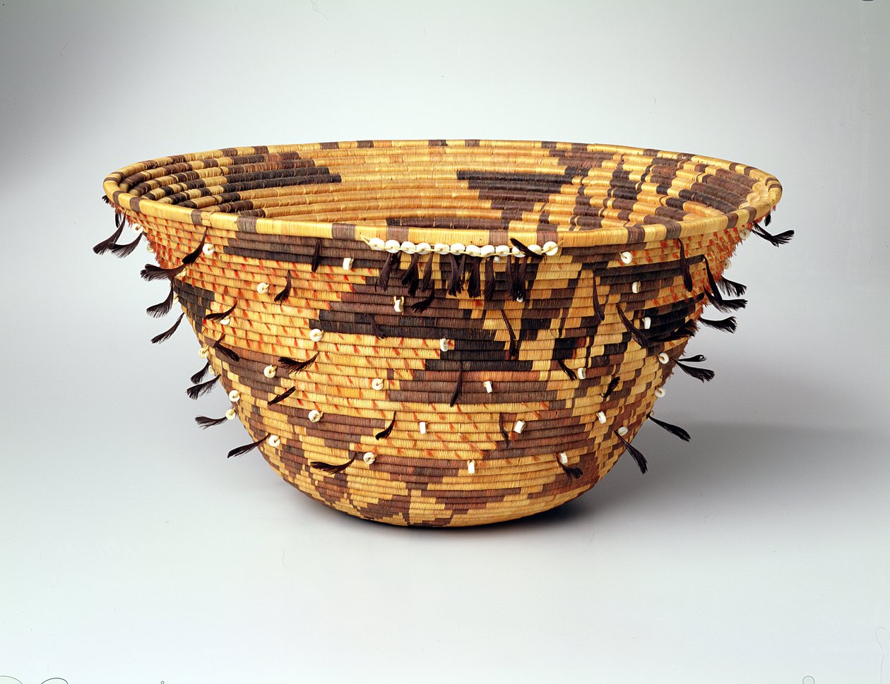 Kızlar Sarmal Çeyiz veya Ergenlik Sepeti, Pomo, Pinoleville, California by Jenny Hughes