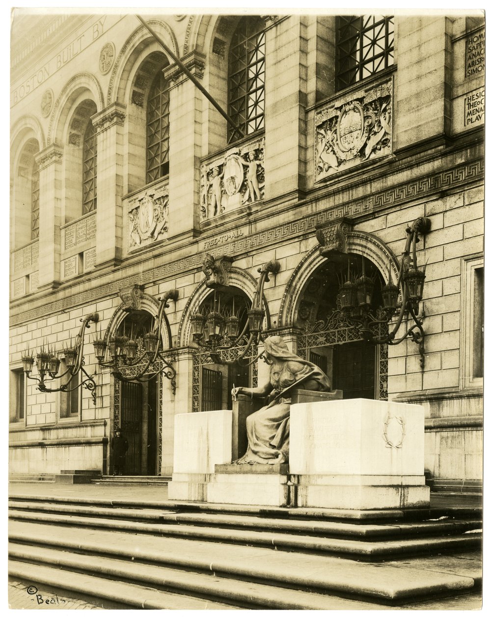 Boston Halk Kütüphanesi, Boston, c.1902-10 (jelatin gümüşü fotoğraf) by Jessie Tarbox Beals