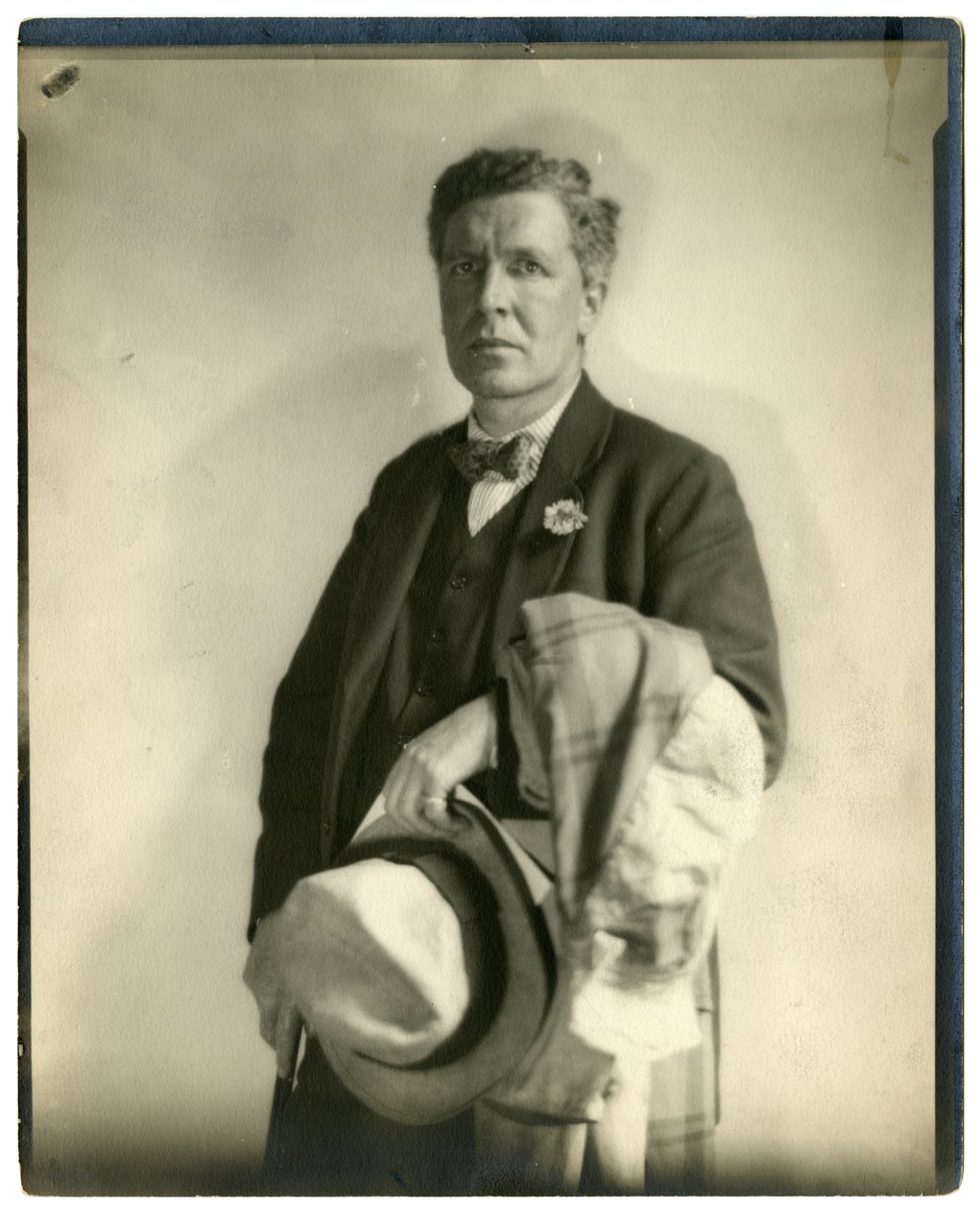 John Cowper Powys Llewelyn Powys, c.1905-40 (jelatin gümüşü fotoğraf) by Jessie Tarbox Beals