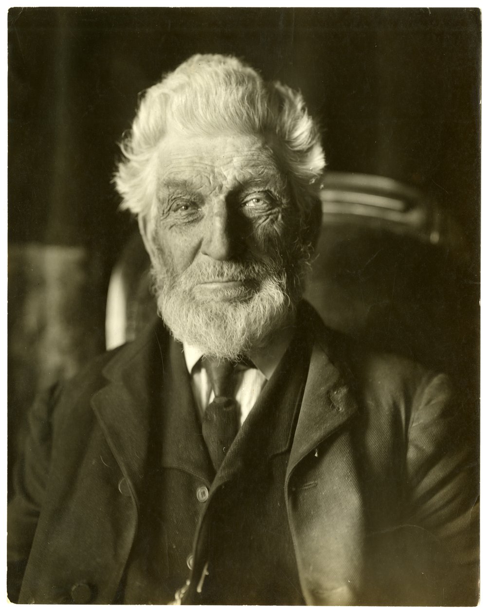 Bay Messenger, arı adam, c.1905-09 by Jessie Tarbox Beals