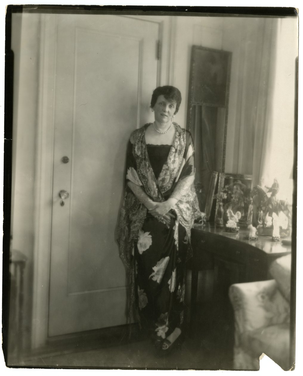 Bayan Emily Post, Görgü Kuralları, c.1926-28 by Jessie Tarbox Beals