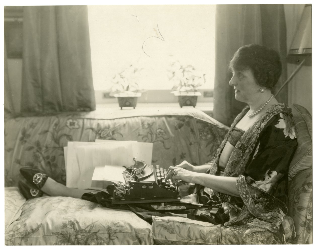 Bayan Emily Post, Etiquette
