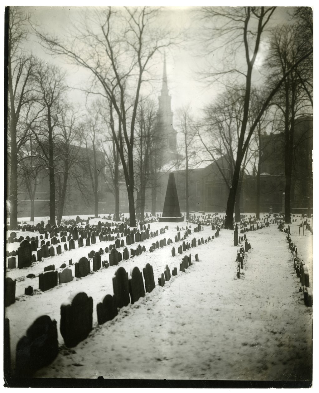 Old Granary Burying Ground Boston, ABD, c.1902-10 (jelatin gümüşü fotoğraf) by Jessie Tarbox Beals