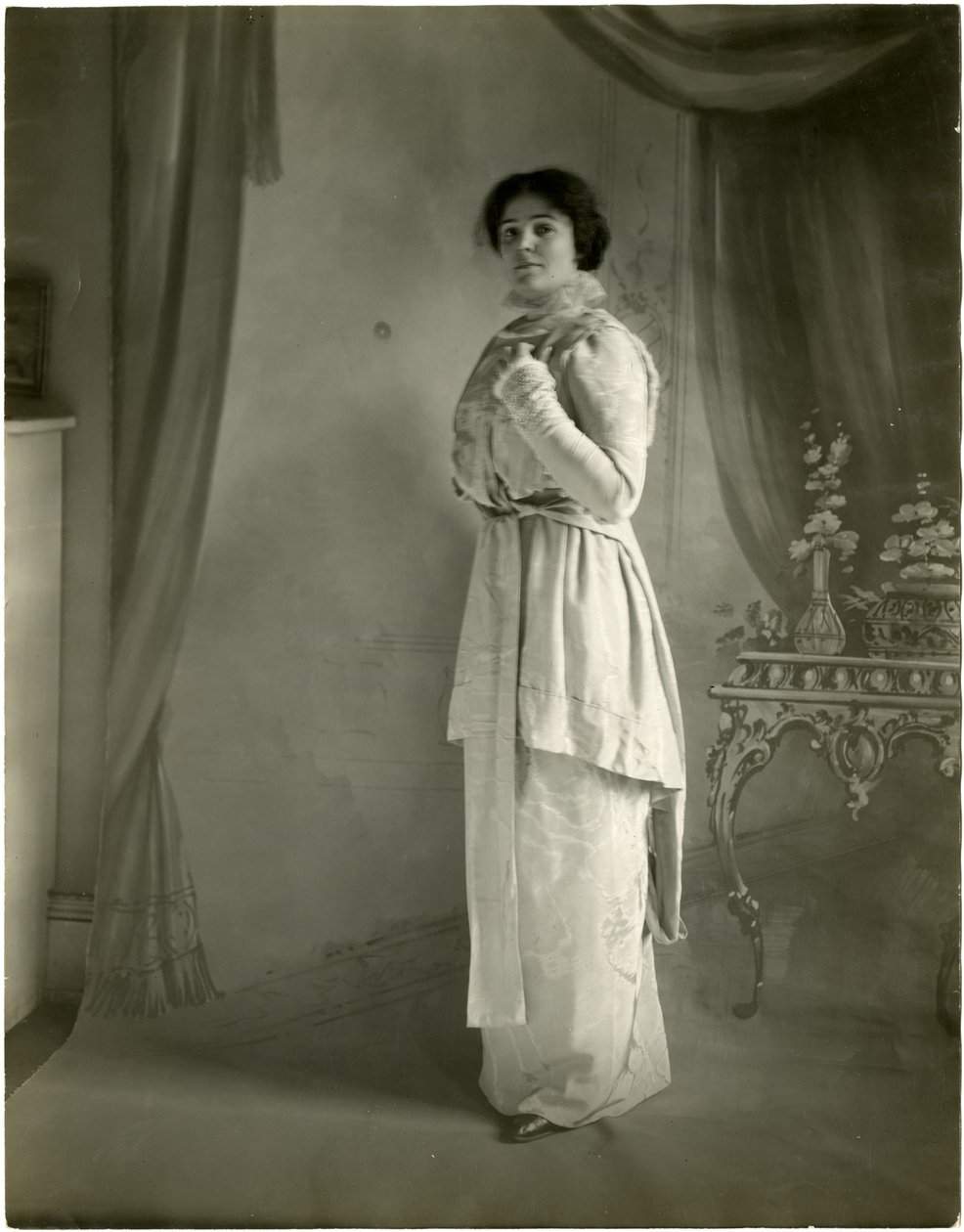 Orkide hareli, Maurice, c.1905-18 (jelatin gümüşü fotoğraf) by Jessie Tarbox Beals