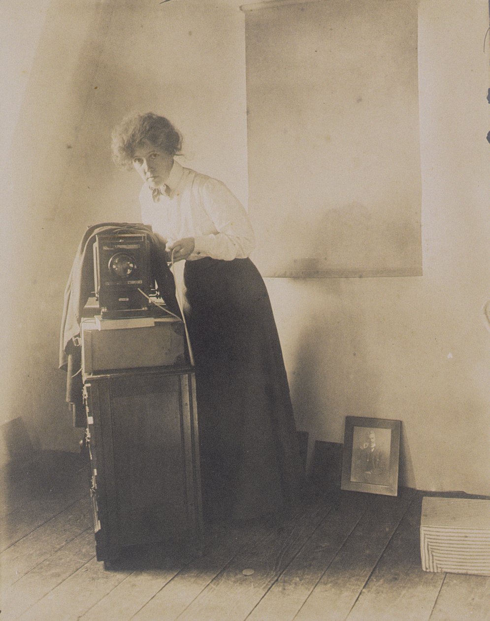 Lillian Baynes Griffin'in kamerasıyla portresi, 1905-10 by Jessie Tarbox Beals