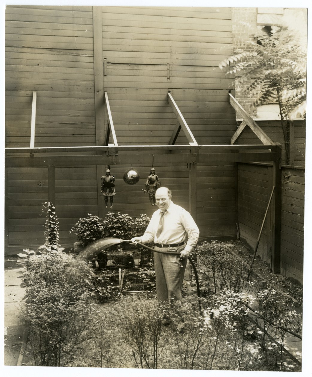 Tony Sarg, c.1905-40 (jelatin gümüşü fotoğraf) by Jessie Tarbox Beals