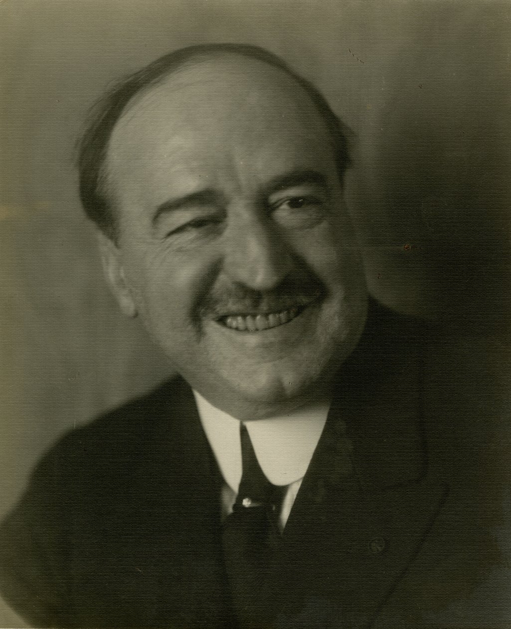 Vicente Blasco Ibanez, yaklaşık 1905-21 by Jessie Tarbox Beals