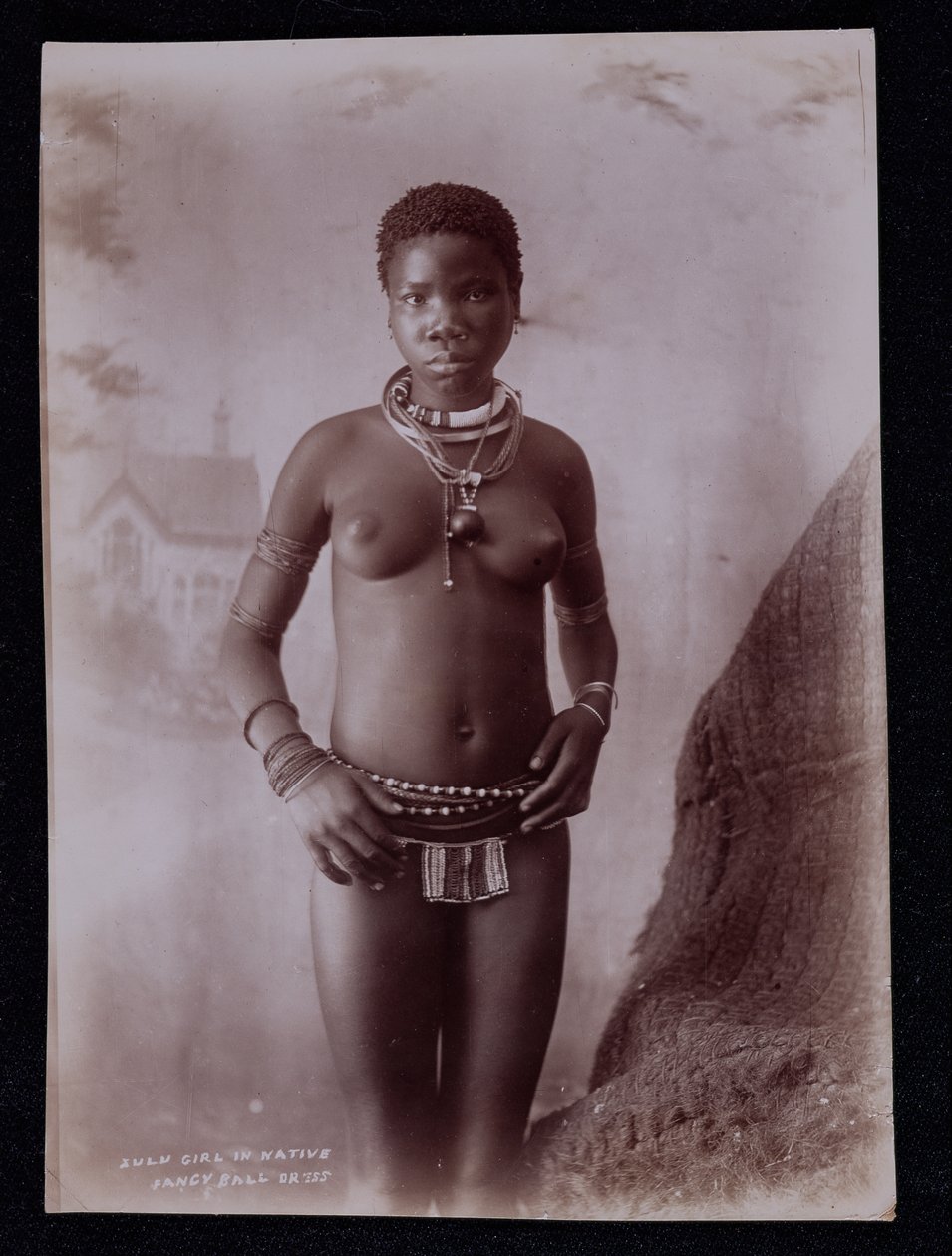 Yerli Süslü Balo Elbiseli Zulu Kız, 1895 dolayları by Joe Barnett