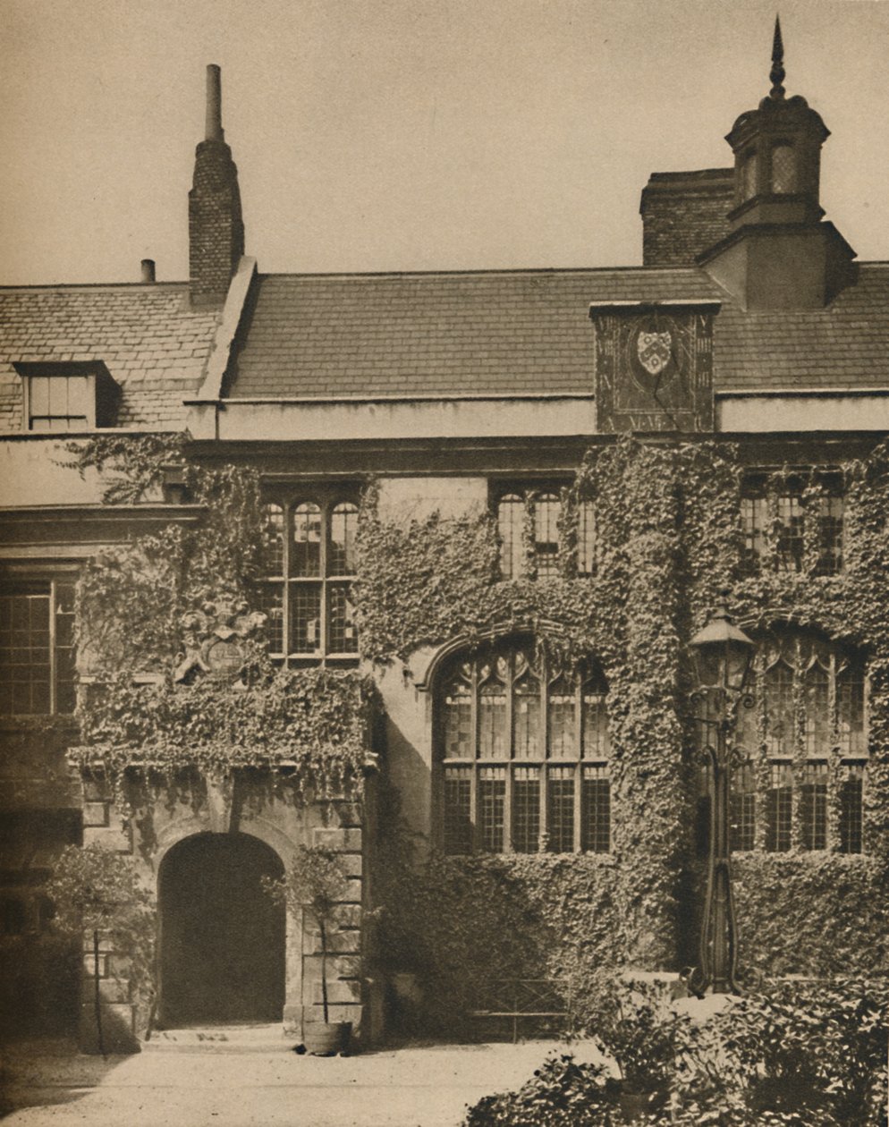 Charterhouse Kardeşlerinin Yemek Yediği Büyük Salon, c1935. by Joel