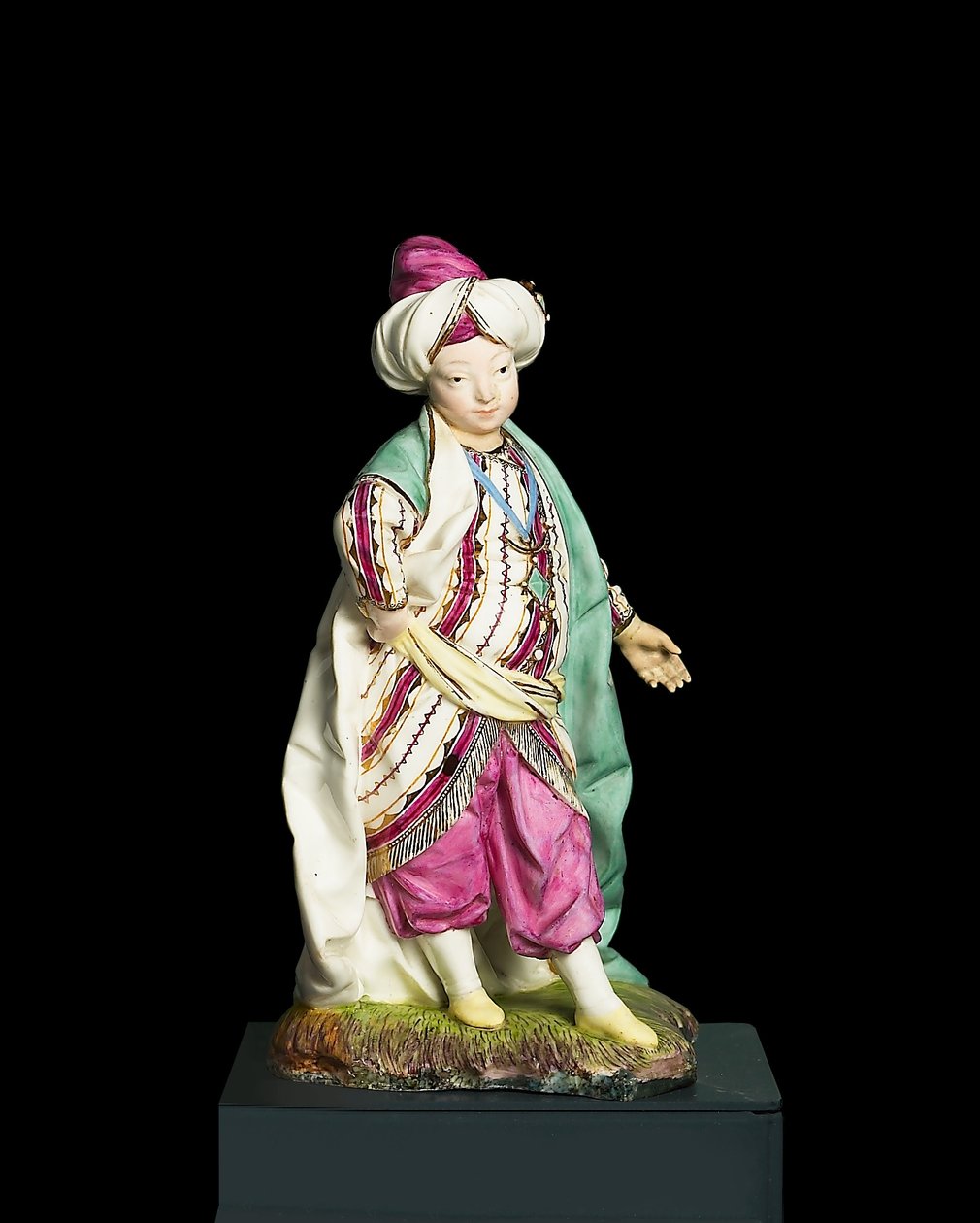 Sultan gibi giyinmiş çocuk, Hochst Manufactory, c.1770 (sert hamurlu porselen) by Johann Peter Melchior