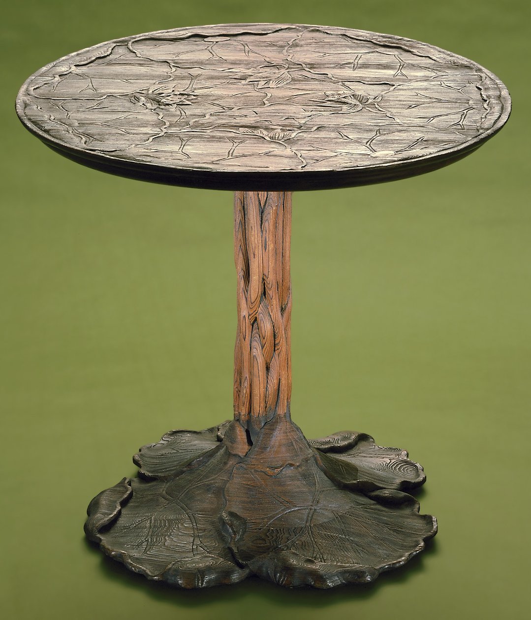Lotus Masası, c.1903-07 (servi ağacı) by John Scott Bradstreet