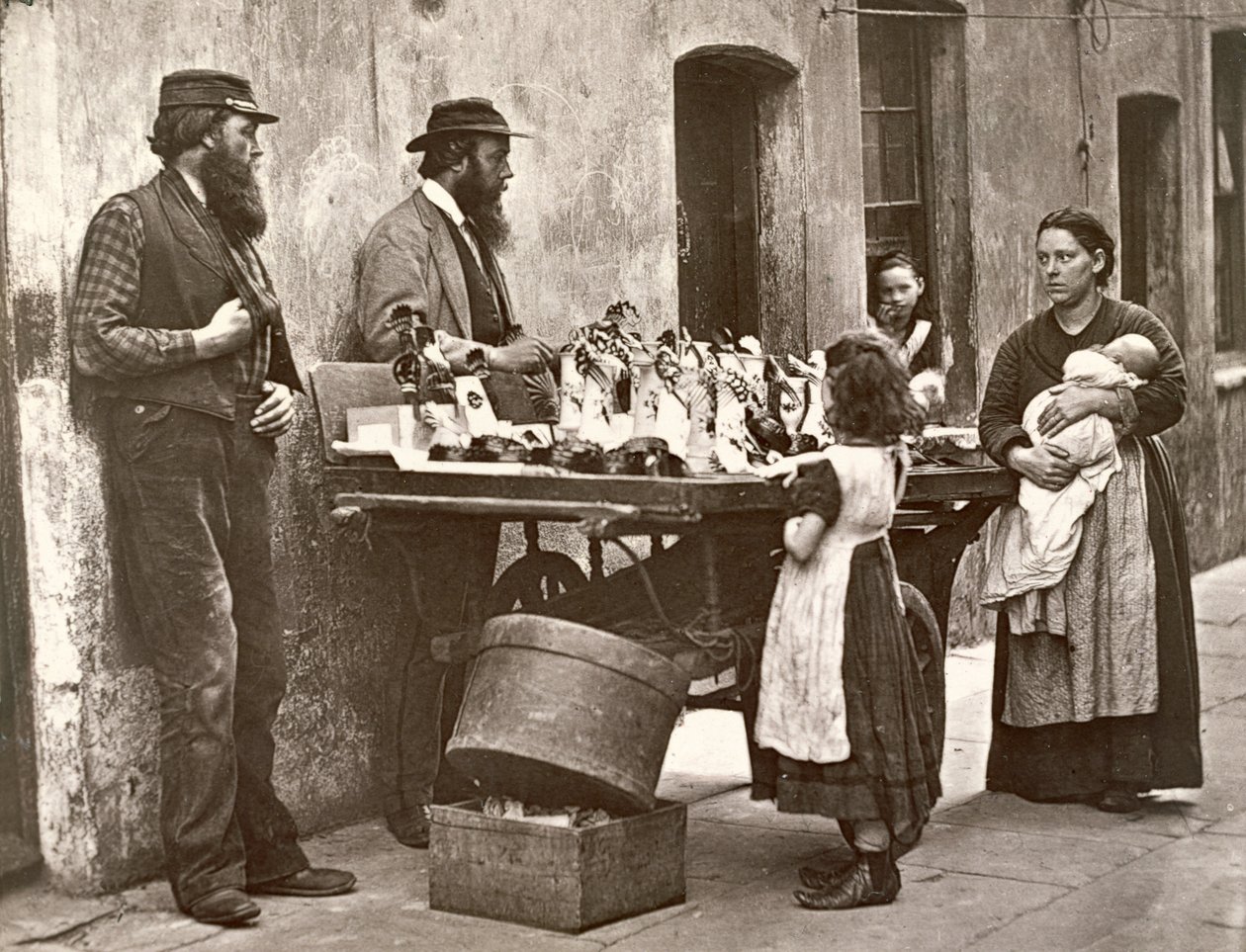 Süslü Eşya Satıcısı, 1876-77 (woodburytype) by John Thomson