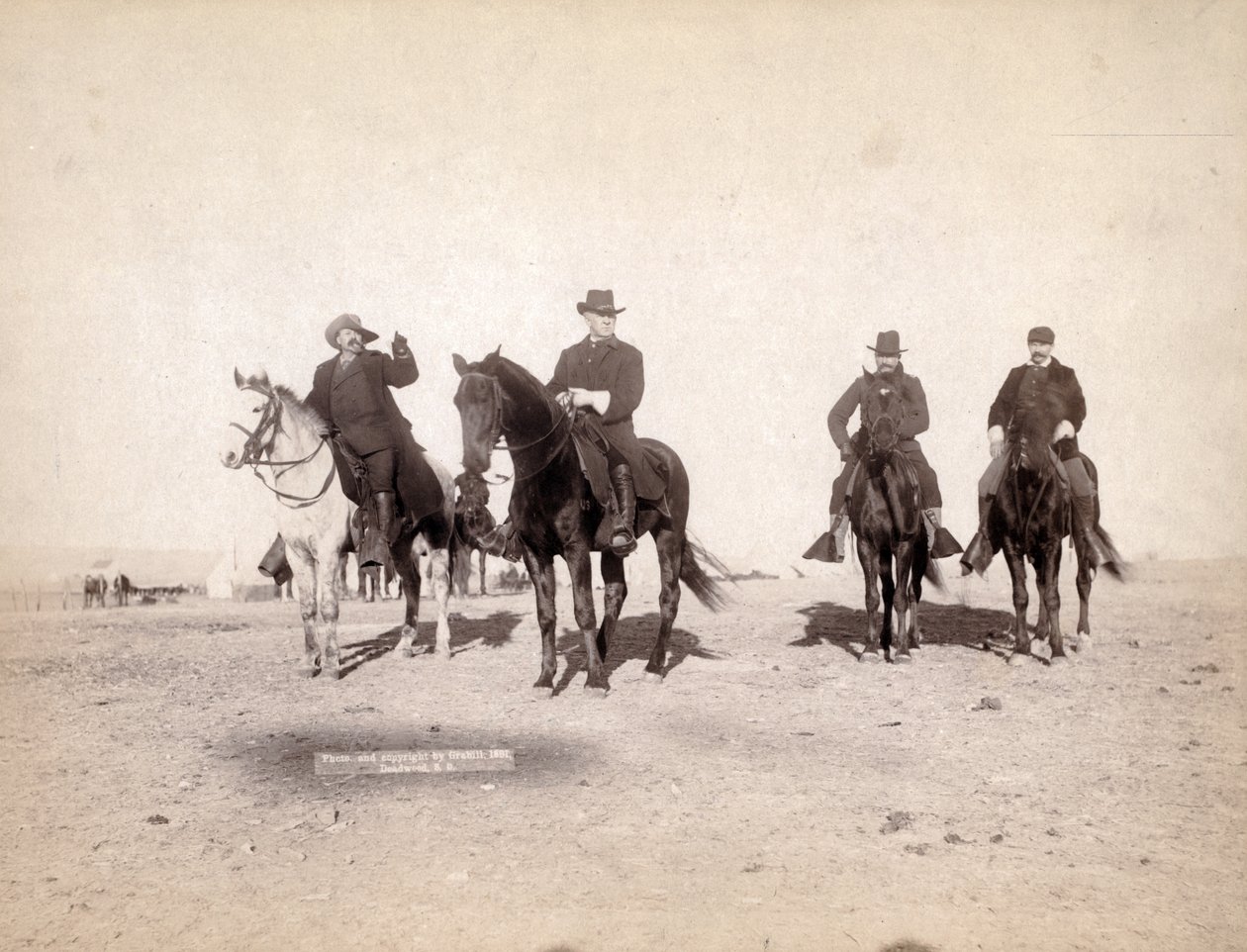 Düşman Kızılderili kampına bakış, 1891 by John C. H. Grabill