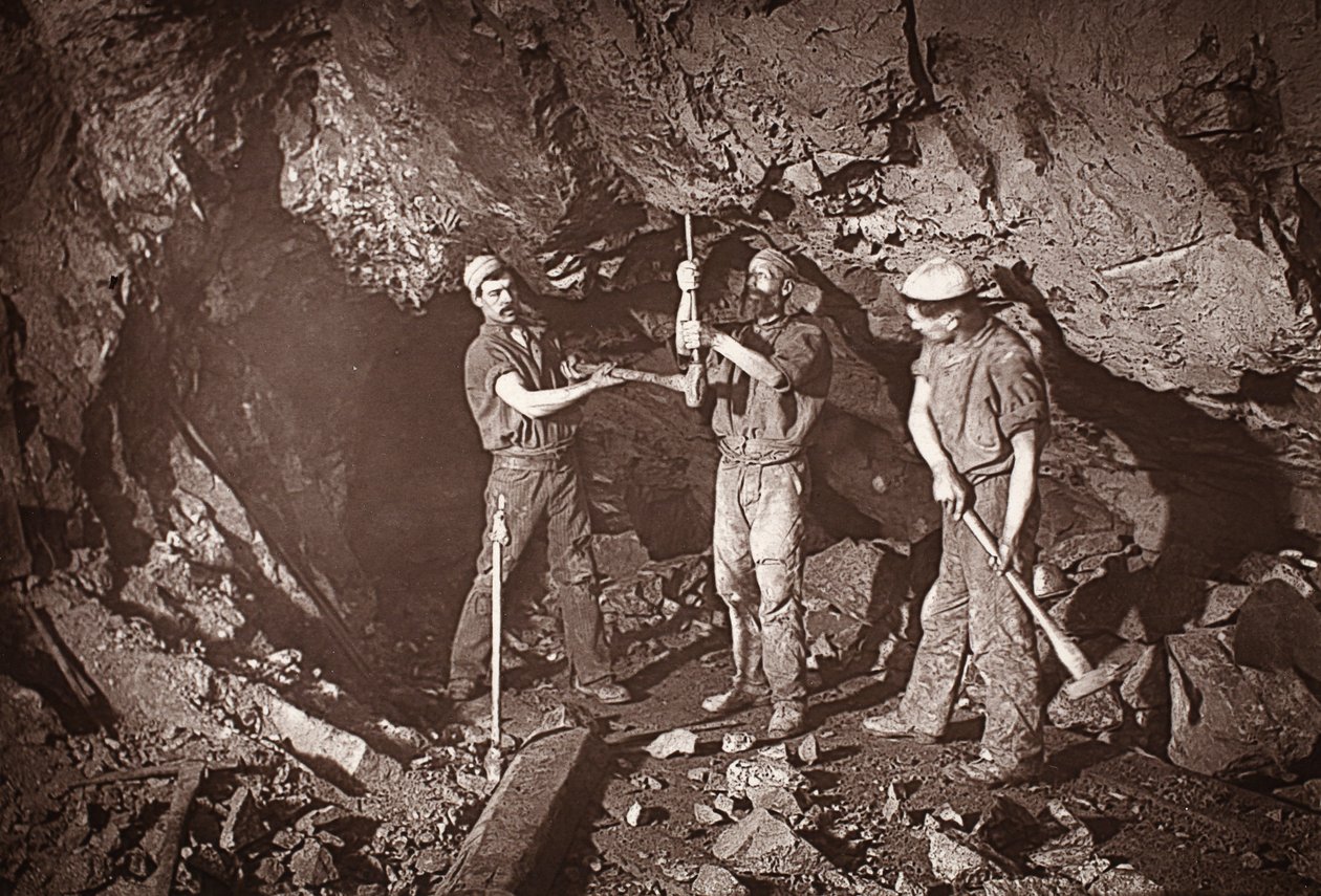 Bir Yukarı, Doğu Havuz Madeni Sıkıcı, J.C. Burrows ve William Thomas