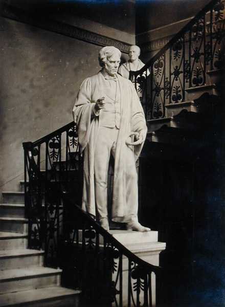 Michael Faraday (1791-1867) (mermer) by John Henry Foley