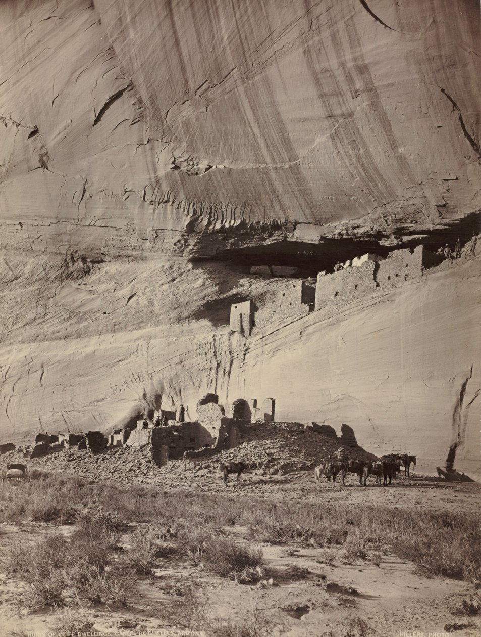 Cliff Konutları Harabeleri, Cañon de Chelly, Arizona, c. 1879-1881. by John K. Hillers