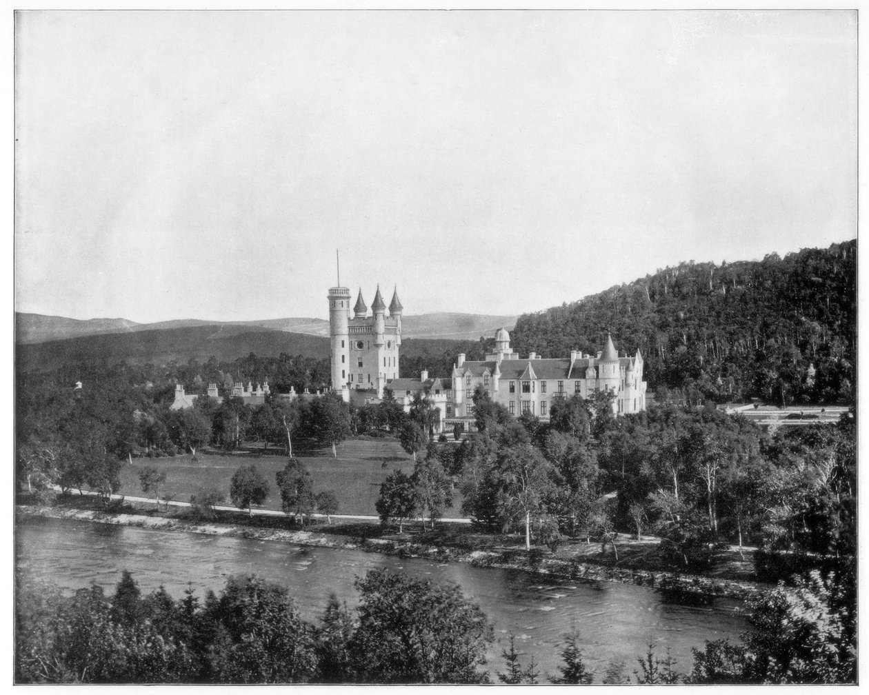 Balmoral Kalesi, İskoçya, 19. yüzyılın sonlarında by John L. Stoddard