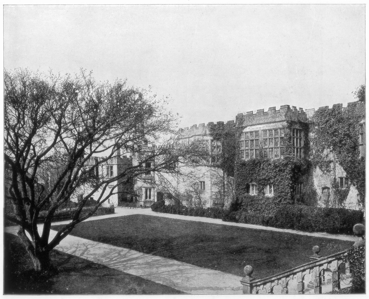 Bakewell yakınlarındaki Haddon Salonu, Derbyshire, İngiltere, 19. yüzyılın sonlarında. by John L. Stoddard
