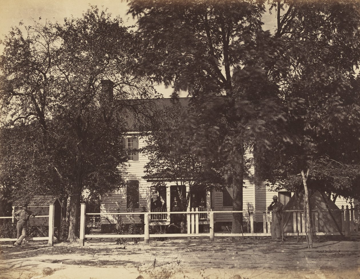 Aiken House, üzerinde Weldon Demiryolu, Virginia., Şubat 1865 (dokuma kağıt üzerine monte edilmiş albüm baskısı) by John Reekie