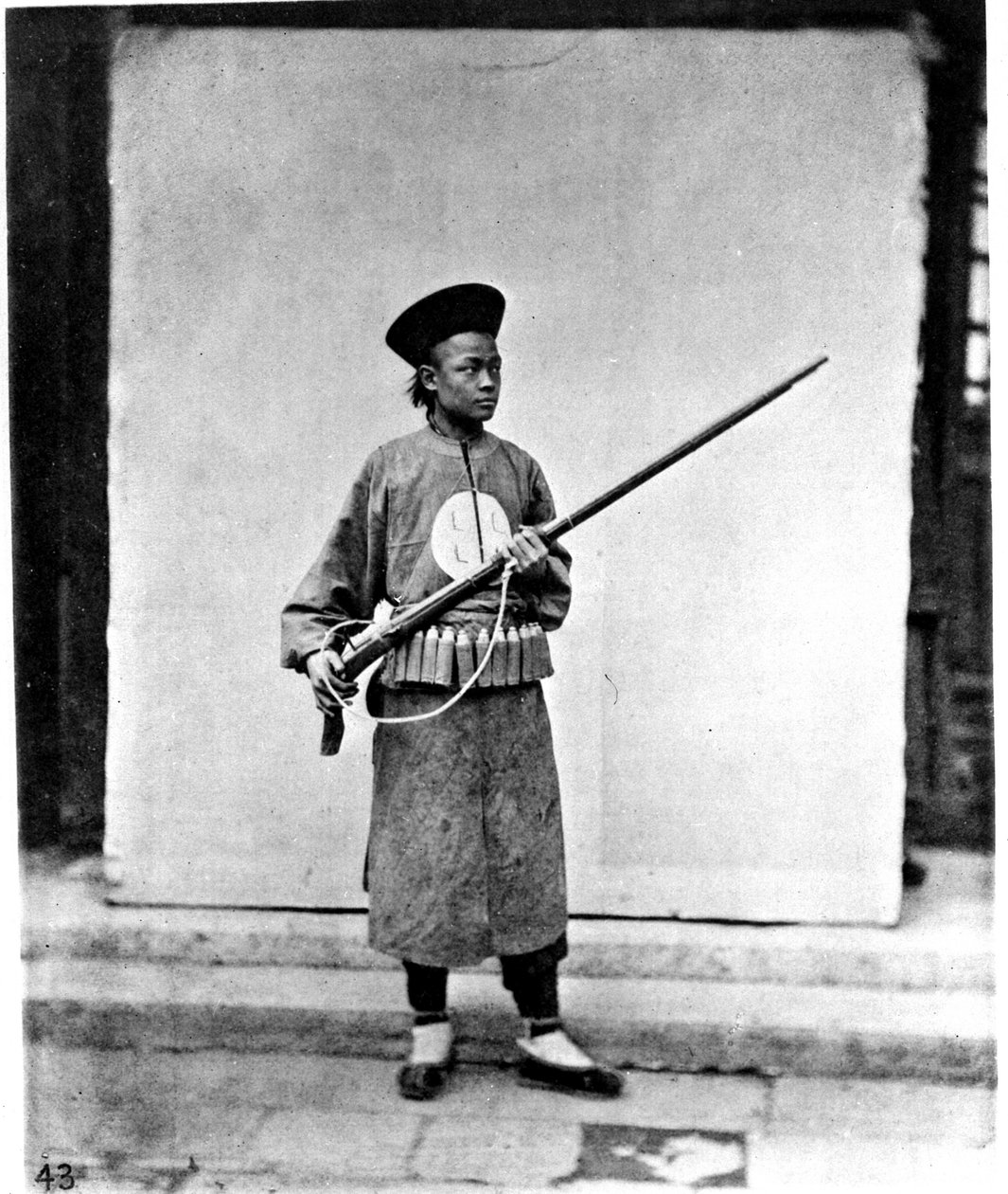 Çin, asker, 1870 dolayları (fotoğraf) by John Thomson