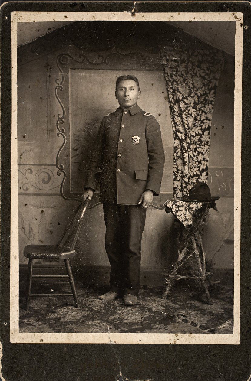 John Hinshaka, Cherry Creek, Güney Dakota, 1890 (albüm baskısı) by Johnson Brothers