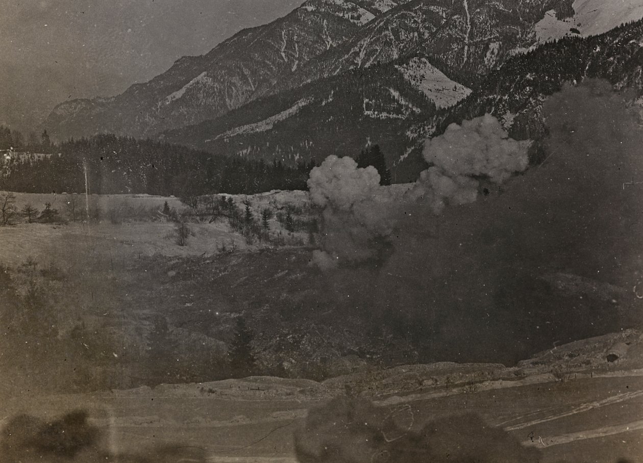 "Benim dünya savaşım - Karintiya, İtalya'daki Güney-Batı Cephesi anıları, Trentino-Alto Adige) 31/03/1915-12/11/18 - Josef Zohle'nin Viyana'sı" albümü: bombalamalar (s/b fotoğraf) by Josef Zohles