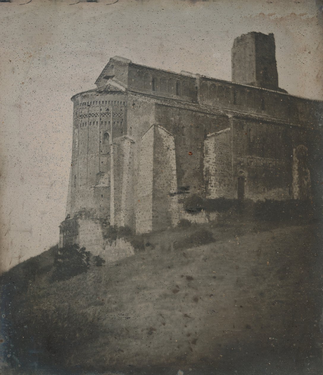 43. S. Pietro Toscanella Kilisesi, apsis, 1842. by Joseph Philibert Girault De Prangey