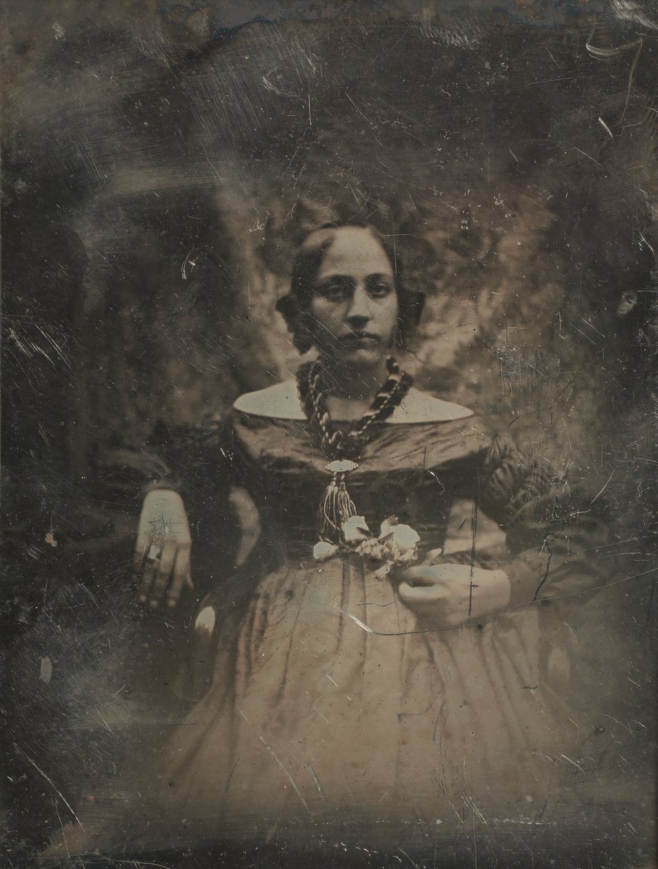 Bir çiçek tutan genç kadın, ca. 1842. by Joseph Philibert Girault De Prangey