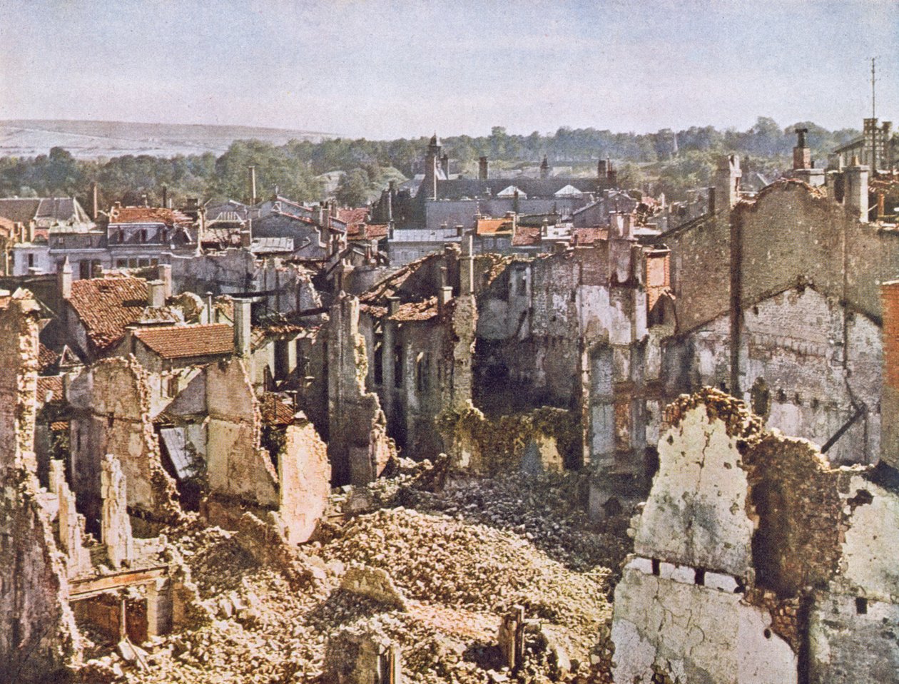 8 aylık bombardımandan sonra Verdun Harabeleri, 191617 (renkli bir fotoğraftan sonra) by Jules Gervais Courtellemont