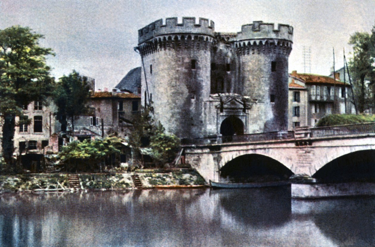 The city gate Porte de France, Verdun, September 1916 (autochrome) by Jules Gervais Courtellemont
