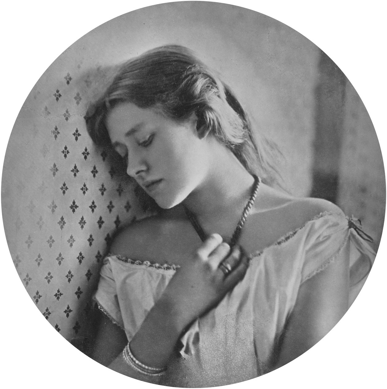 Ellen Terry on altı yaşında by Julia Margaret Cameron