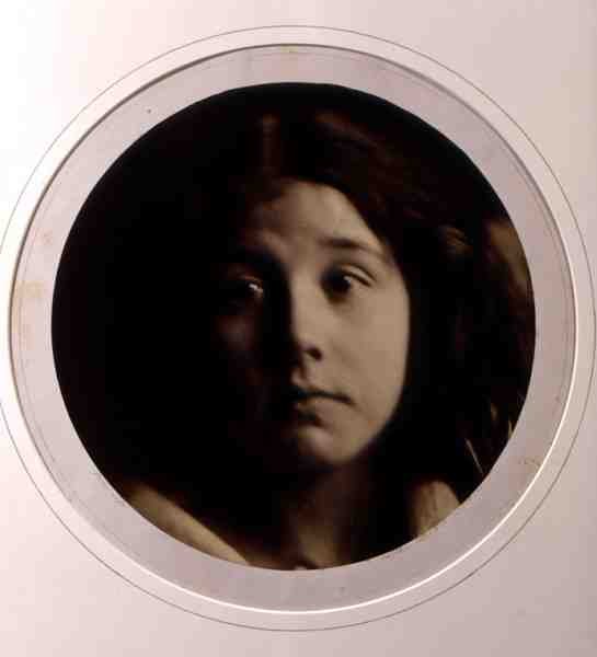 Bir Çocuğun Kafası, c.1866 (s/b fotoğraf) by Julia Margaret Cameron