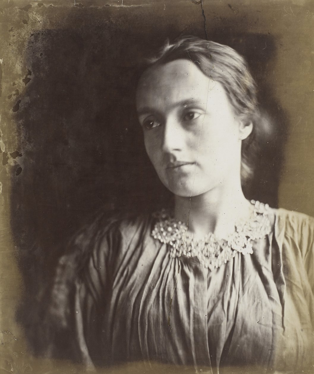 Annie Chinery Cameron, 1870-72 (albüm gümüş baskı) by Julia Margaret Cameron