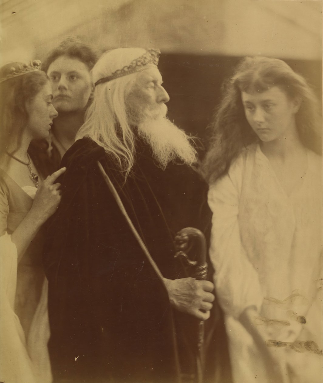 Kral Lear Krallığını Üç Kızına Veriyor, 1872. by Julia Margaret Cameron