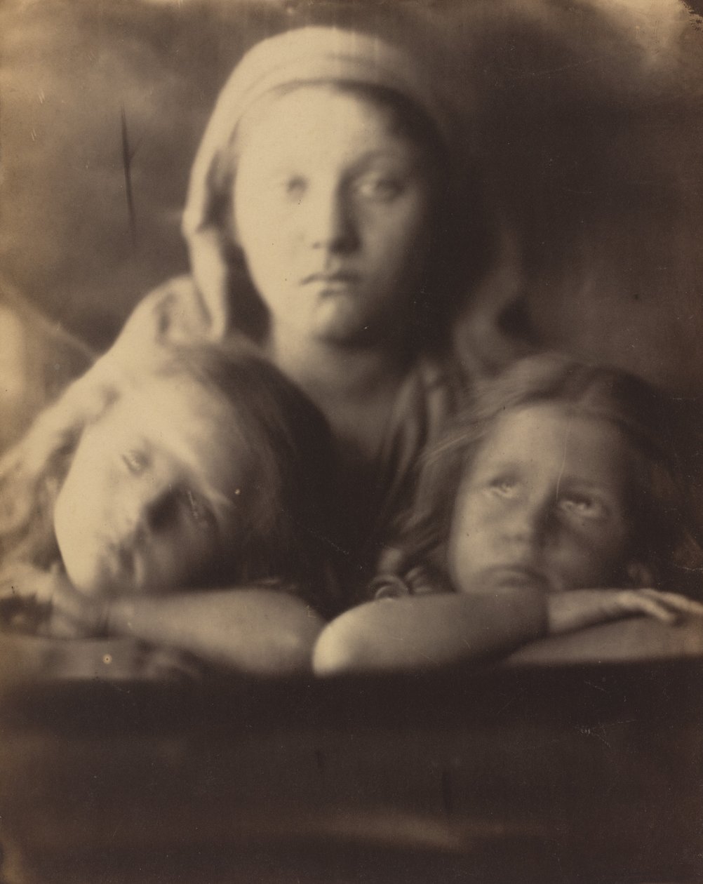 Mary Hillier ve İki Çocuk by Julia Margaret Cameron