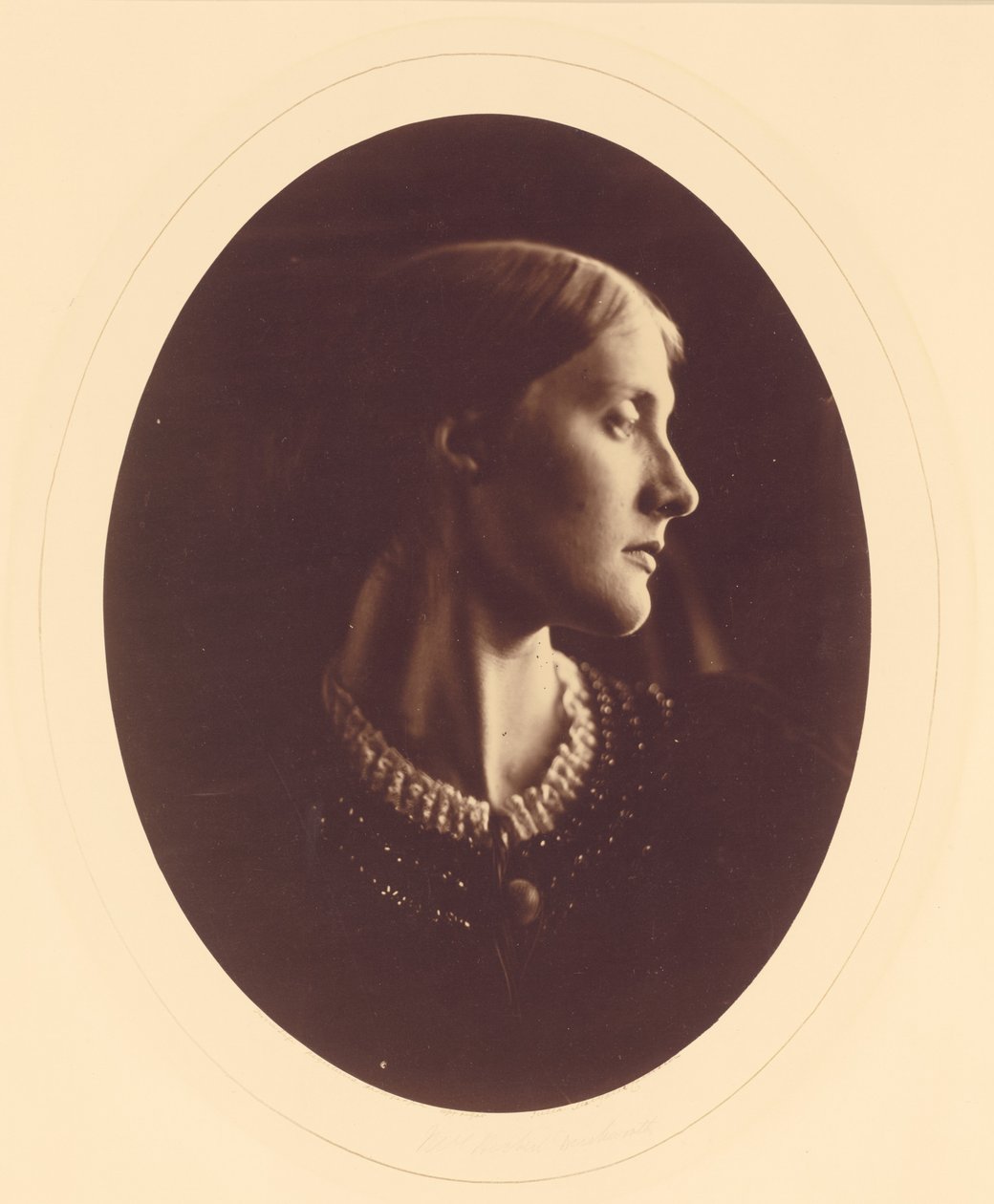 Bayan Herbert Duckworth, Nisan 1867 (albüm baskısı) by Julia Margaret Cameron